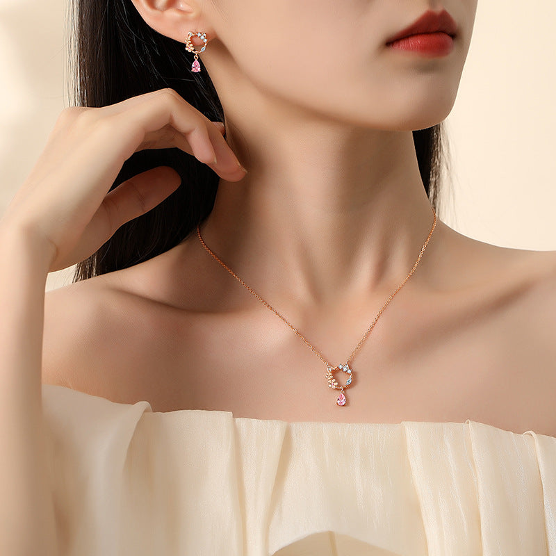 Peach Blossom Cat 925 Sterling Silver Micro-Inlaid Ins Style Necklace: Trendy and Timeless Accessory